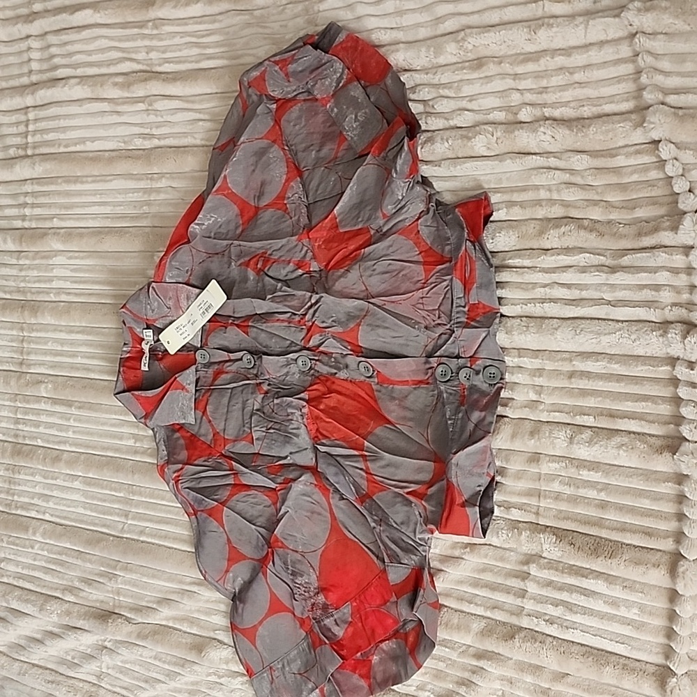 BGN First Button Down Crop Top Size 4 / 36 NWT Camelia